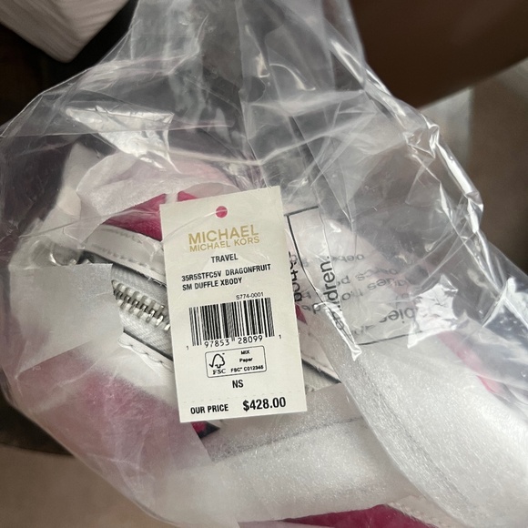 64: MICHAEL KORS TRAVEL SM DUFFLE/CROSSBODY BAG Pink/MULTI (Limited Edition) NEW - Picture 8 of 8